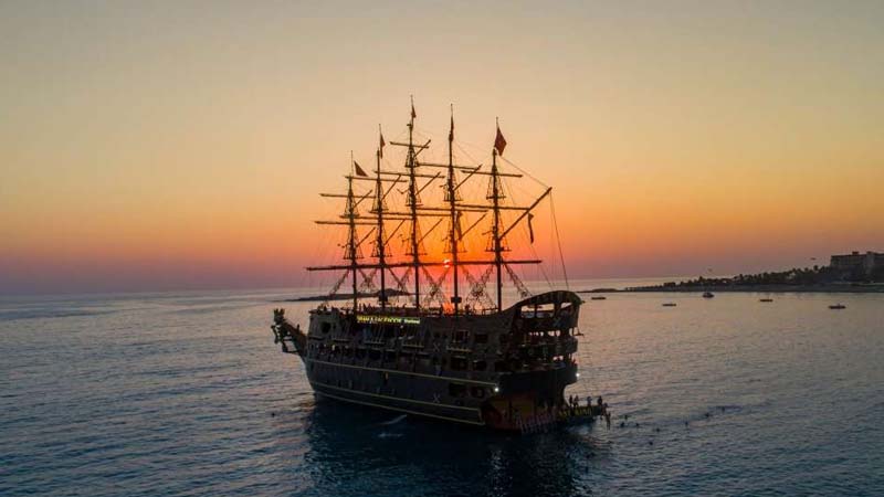 legend big kral sunset boat tour in konakli