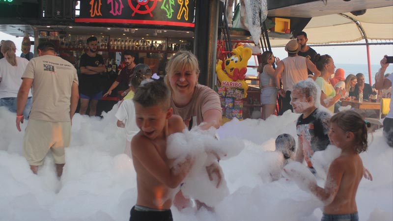 foam party boat trip in konakli
