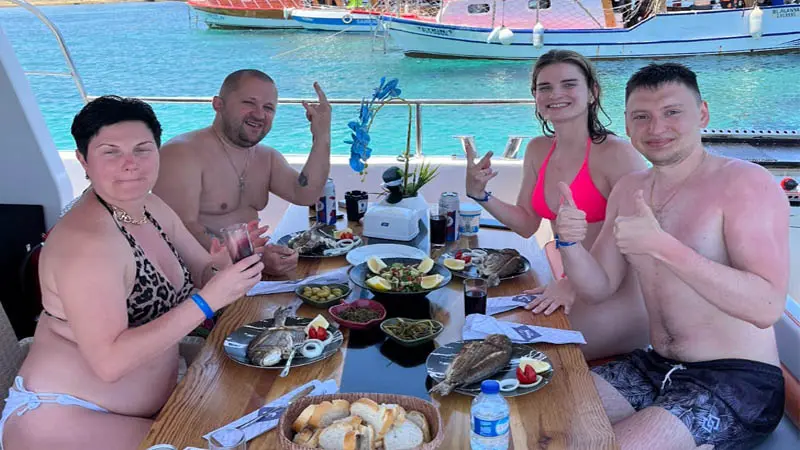 lunch on the yacht in konakli