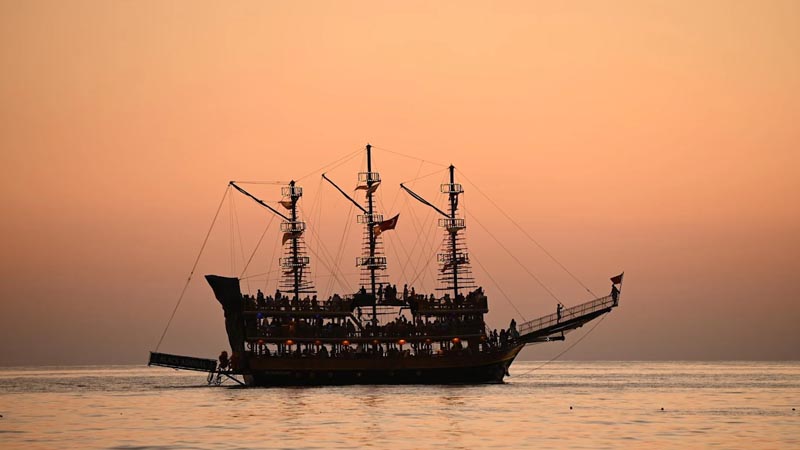 Boat trip at sunset in konakli