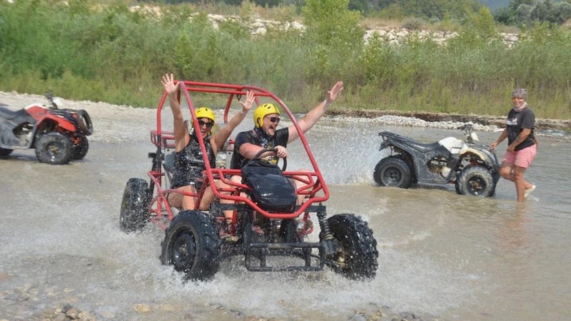 konakli buggy riding with family